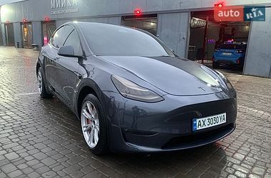 Tesla Model Y  2021