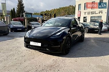 Tesla Model Y  2022