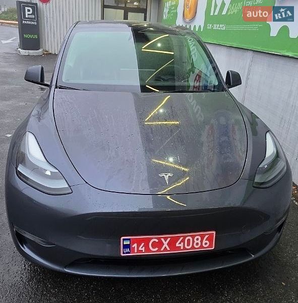 Внедорожник / Кроссовер Tesla Model Y 2023 в Киеве