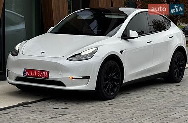Tesla Model Y  2020