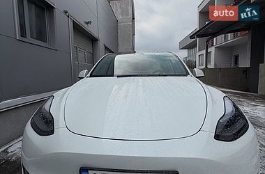 Tesla Model Y  2022