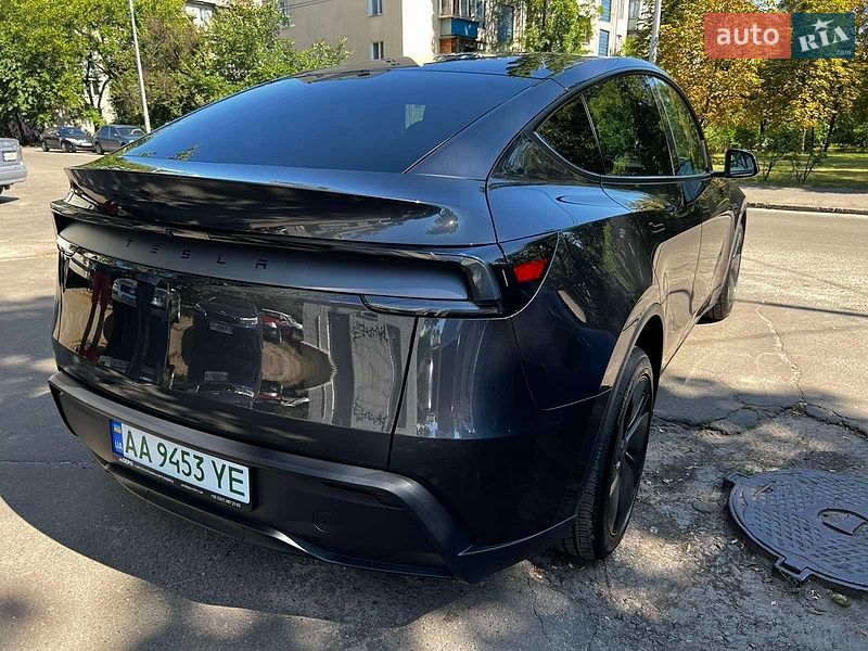 Внедорожник / Кроссовер Tesla Model Y 2025 в Киеве