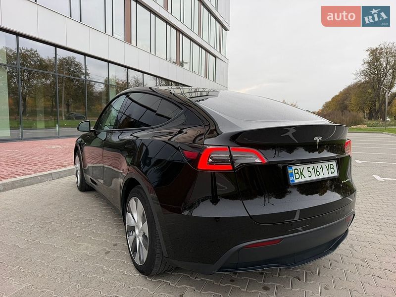Позашляховик / Кросовер Tesla Model Y 2024 в Рівному