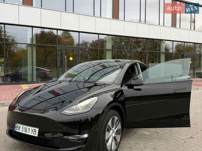 Позашляховик / Кросовер Tesla Model Y 2024 в Рівному