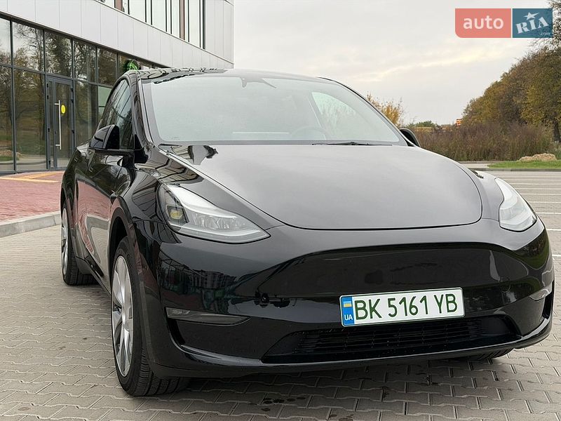 Позашляховик / Кросовер Tesla Model Y 2024 в Рівному