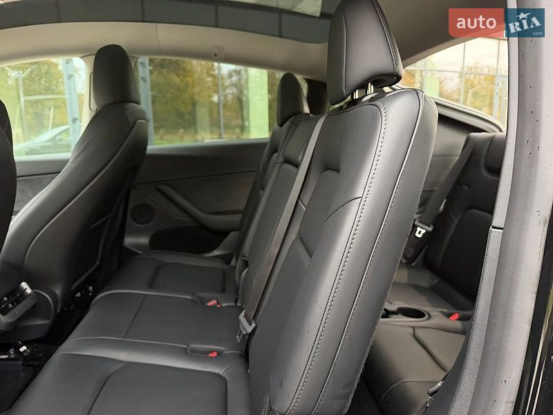 Позашляховик / Кросовер Tesla Model Y 2024 в Рівному