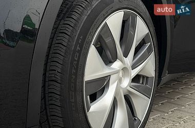 Позашляховик / Кросовер Tesla Model Y 2024 в Рівному