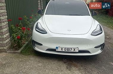 Tesla Model Y  2021