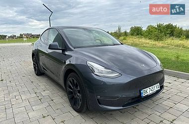 Tesla Model Y 2022