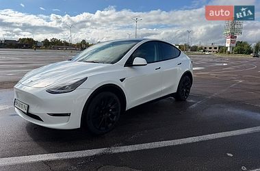 Tesla Model Y  2023