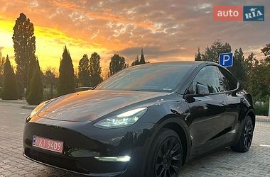 Tesla Model Y  2023