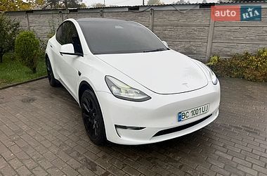Tesla Model Y  2020