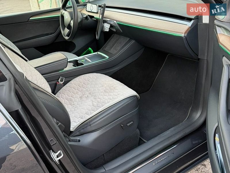 Позашляховик / Кросовер Tesla Model Y 2024 в Черкасах