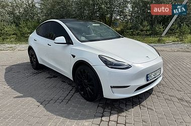 Tesla Model Y  2021