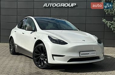 Tesla Model Y  2020