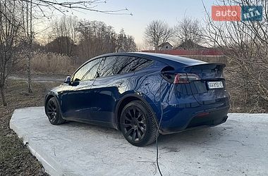 Tesla Model Y  2021