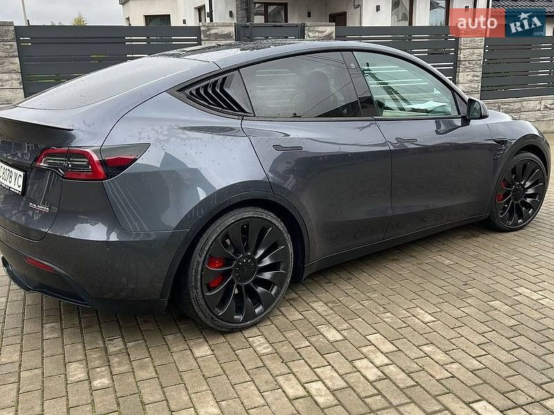 Внедорожник / Кроссовер Tesla Model Y 2022 в Львове