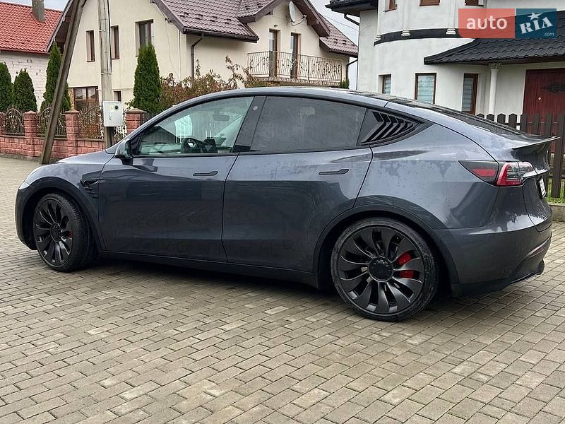 Внедорожник / Кроссовер Tesla Model Y 2022 в Львове
