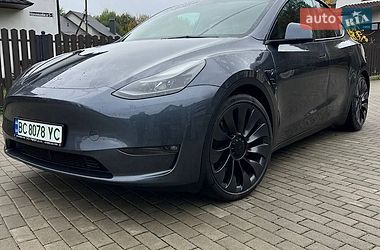Tesla Model Y  2022
