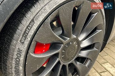 Внедорожник / Кроссовер Tesla Model Y 2022 в Львове