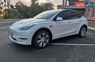 Tesla Model Y 2021