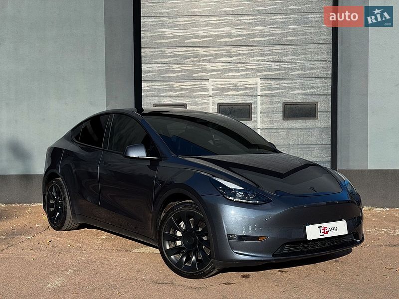 Tesla Model Y 2023