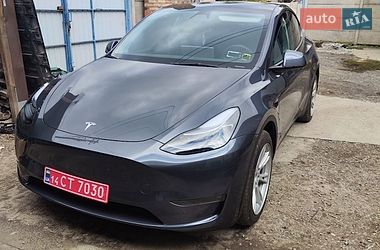 Tesla Model Y  2023