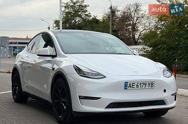 Tesla Model Y 2021