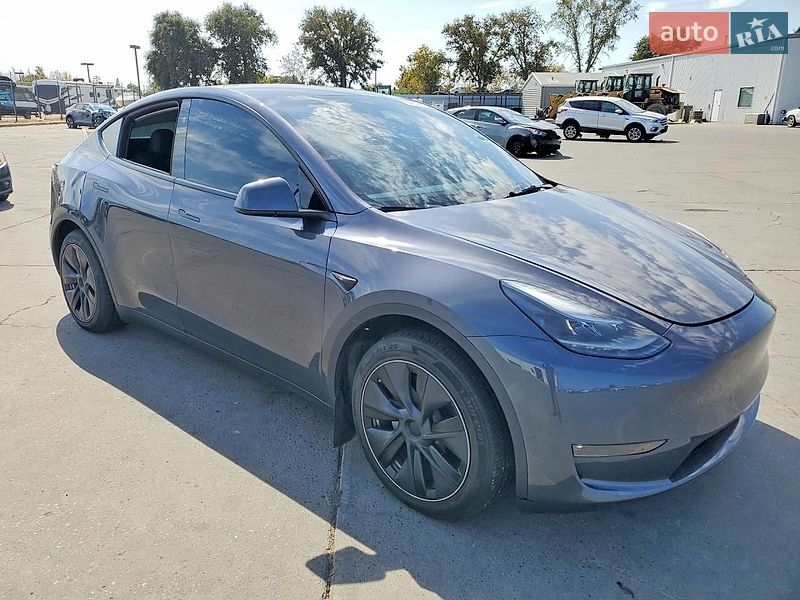 Позашляховик / Кросовер Tesla Model Y 2023 в Тернополі