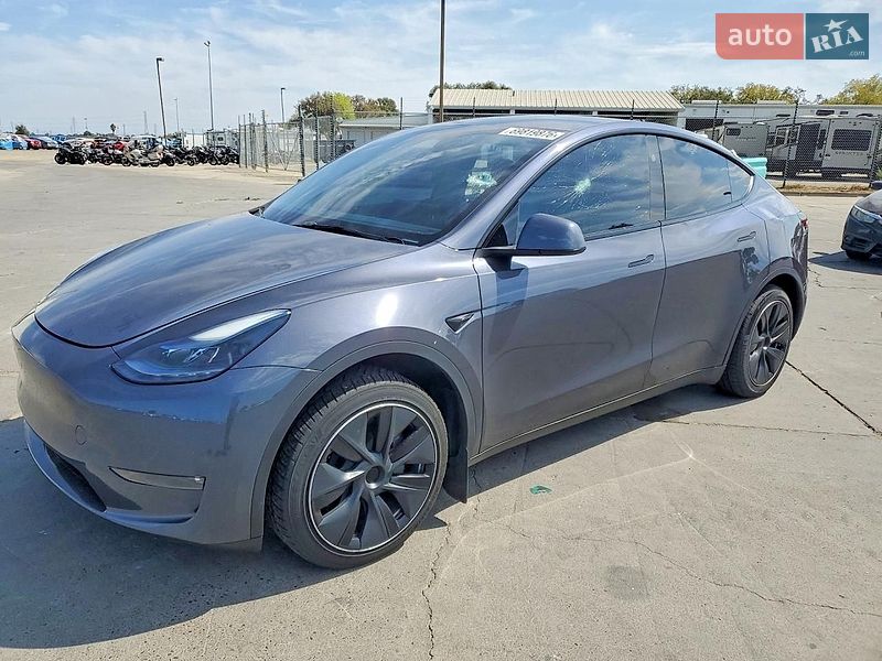 Позашляховик / Кросовер Tesla Model Y 2023 в Тернополі