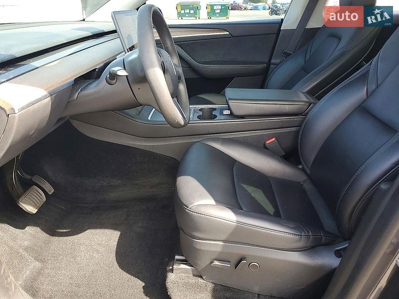Позашляховик / Кросовер Tesla Model Y 2023 в Тернополі