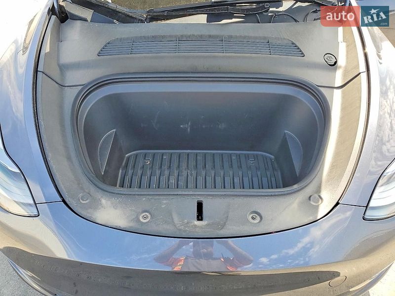 Позашляховик / Кросовер Tesla Model Y 2023 в Тернополі