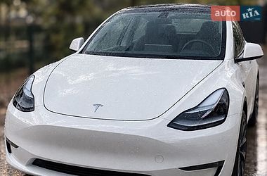 Tesla Model Y  2023