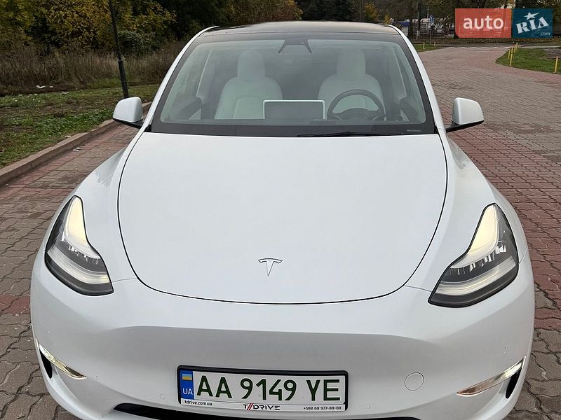 Tesla Model Y 2021