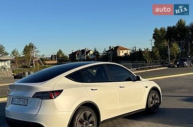 Tesla Model Y  2023