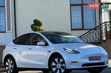 Tesla Model Y  2021