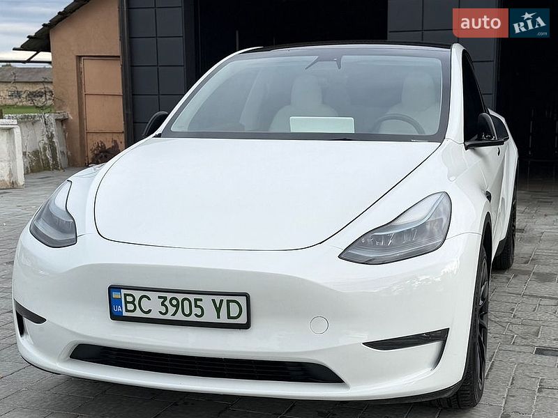 Tesla Model Y 2022