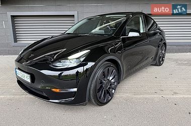 Tesla Model Y  2024
