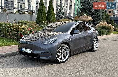Tesla Model Y  2021