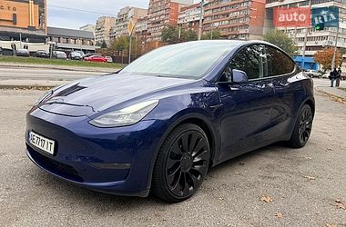 Tesla Model Y  2022