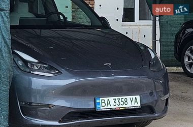 Tesla Model Y  2023