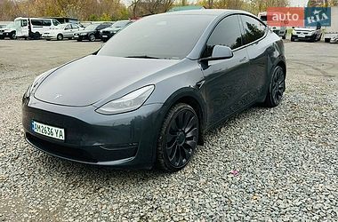 Tesla Model Y  2023