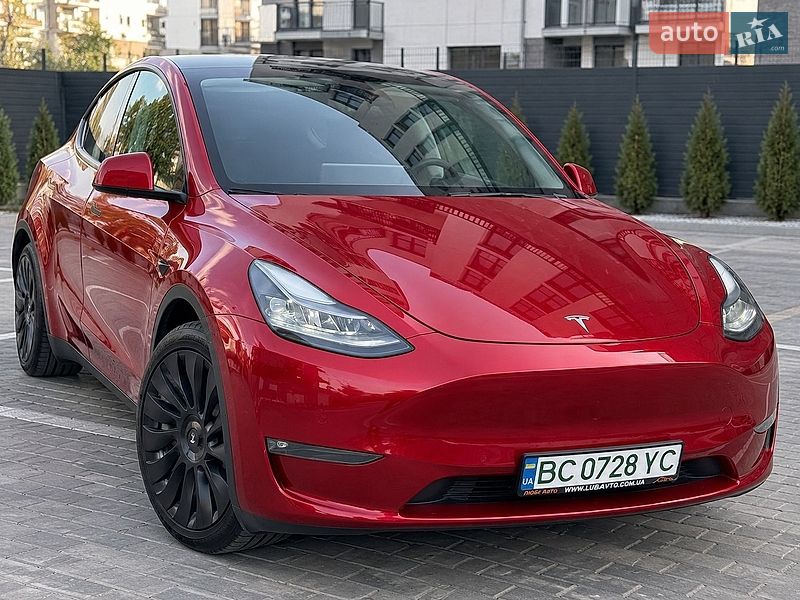 Внедорожник / Кроссовер Tesla Model Y 2024 в Ивано-Франковске