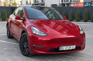 Tesla Model Y  2024