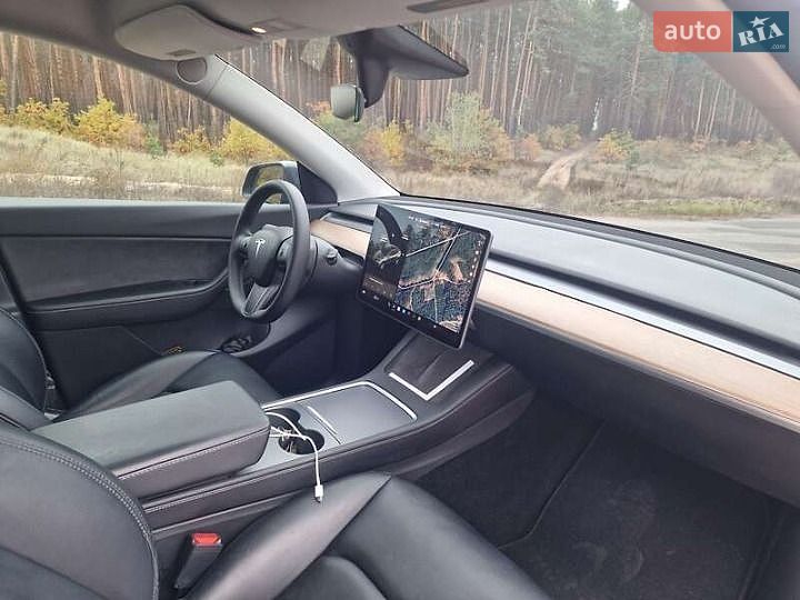 Позашляховик / Кросовер Tesla Model Y 2021 в Львові
