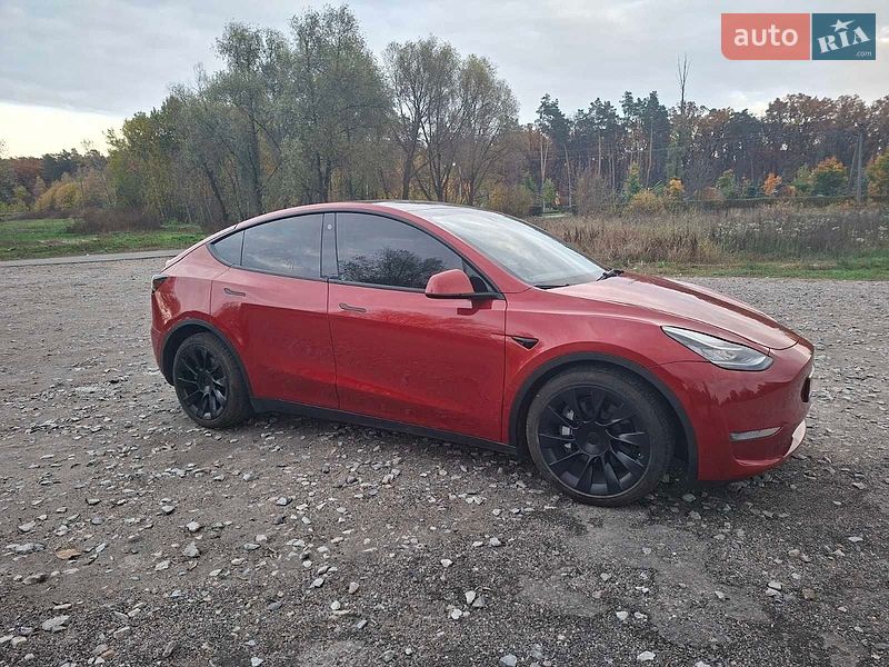 Tesla Model Y 2023
