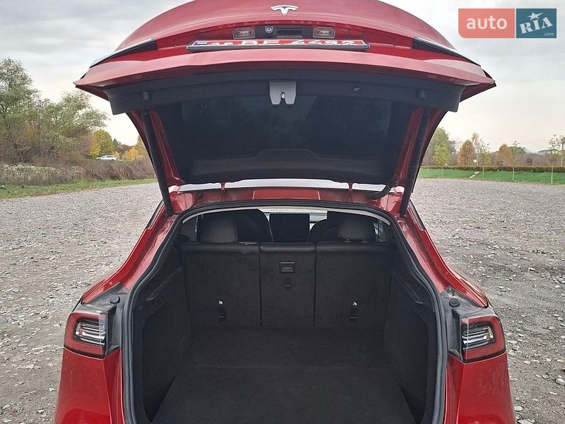 Позашляховик / Кросовер Tesla Model Y 2023 в Бучі