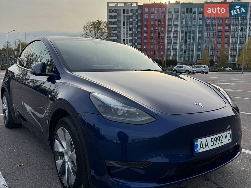 Tesla Model Y 2023