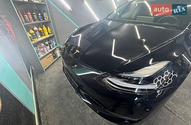 Tesla Model Y  2023