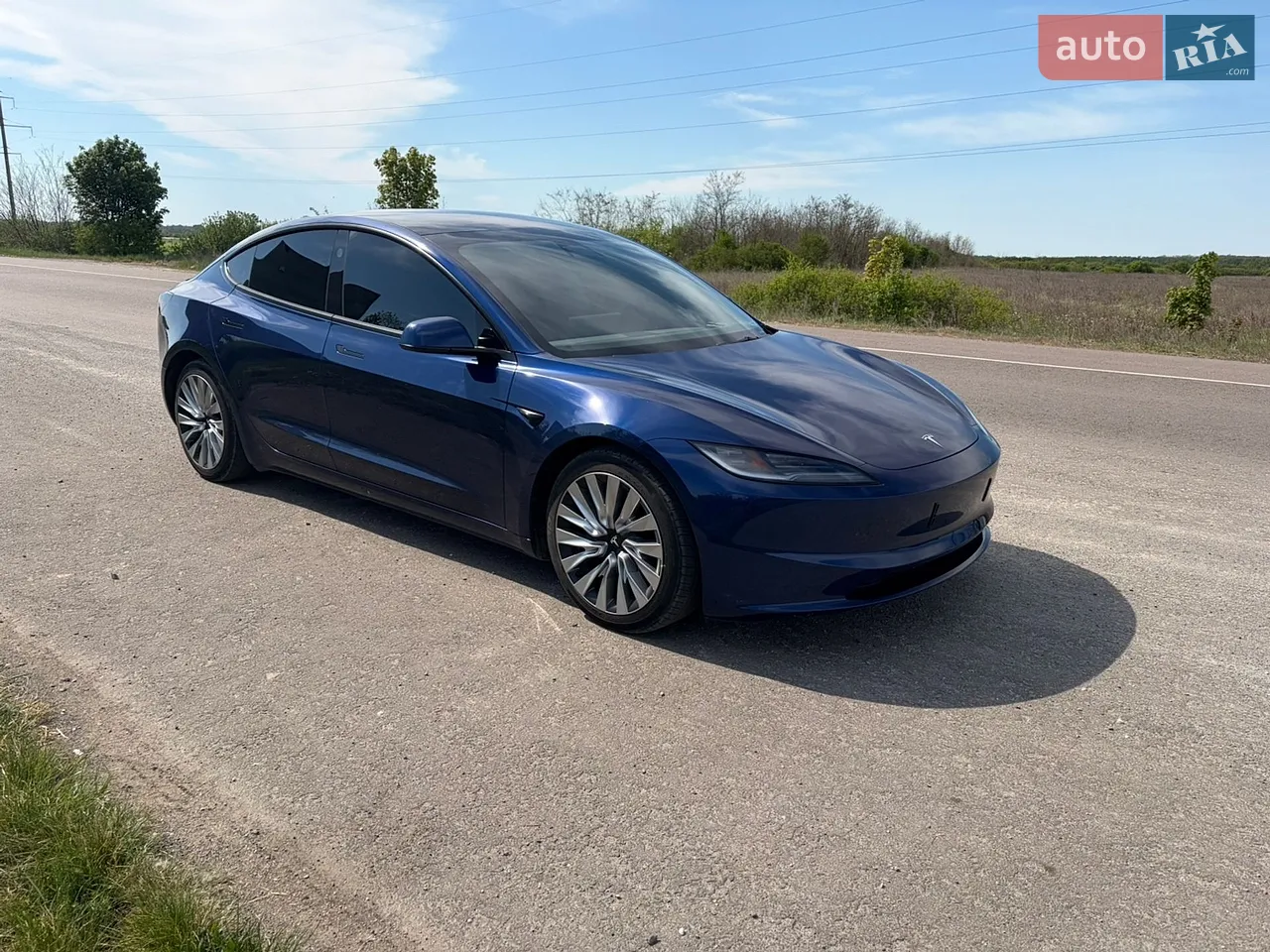 2024 Tesla Model 3 - фото 1